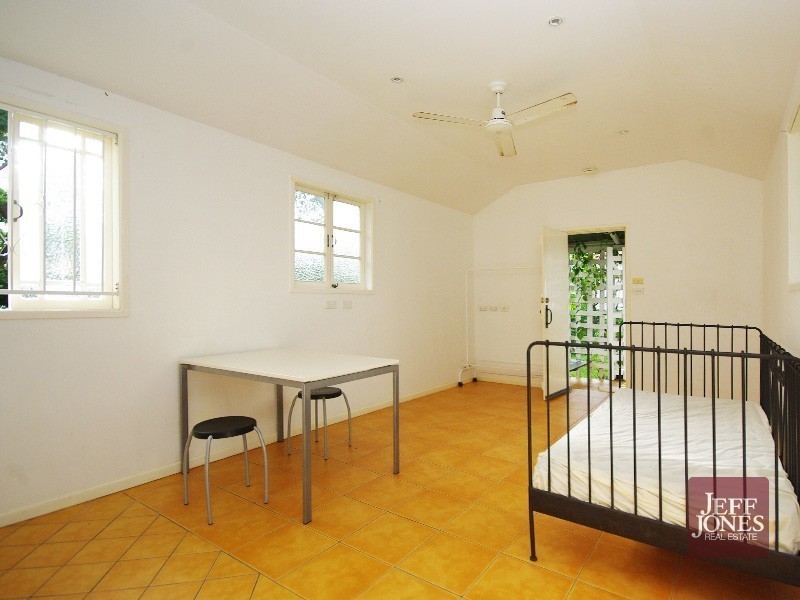 Holland Park QLD 4121