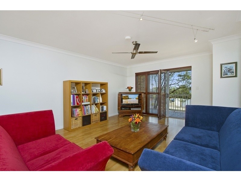 1/237 Cavendish Road, Coorparoo QLD 4151