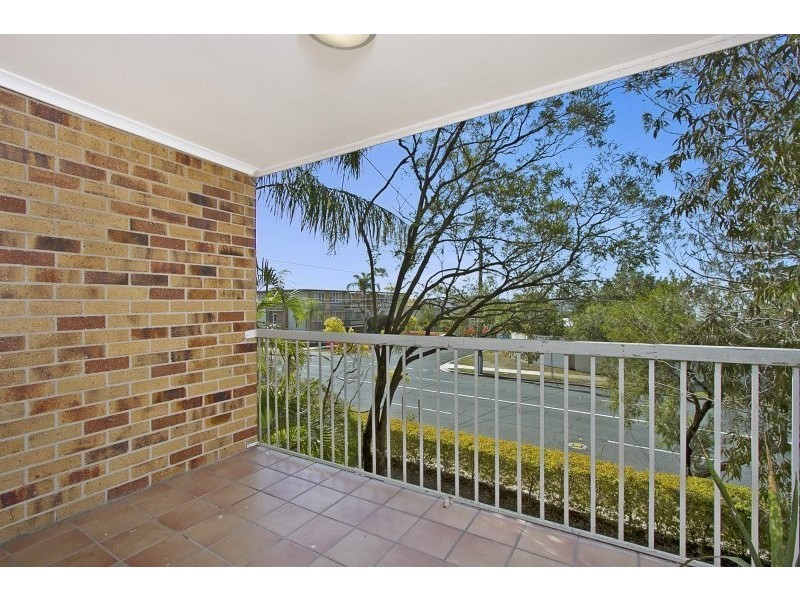 1/237 Cavendish Road, Coorparoo QLD 4151
