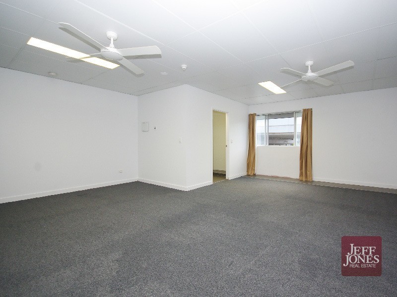 2/12 Old Cleveland Road, Greenslopes QLD 4120