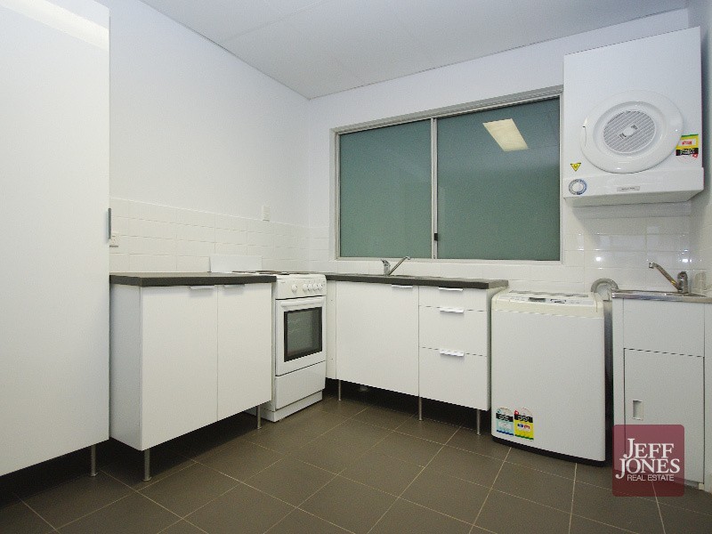 2/12 Old Cleveland Road, Greenslopes QLD 4120