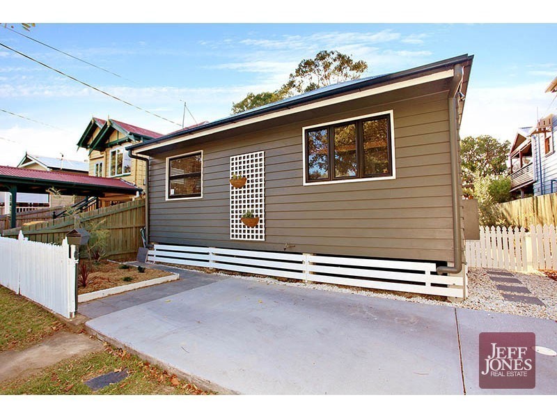 31 Baron Street, Greenslopes QLD 4120