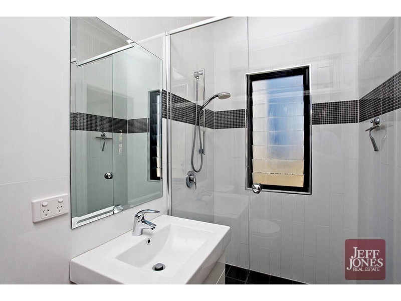 31 Baron Street, Greenslopes QLD 4120