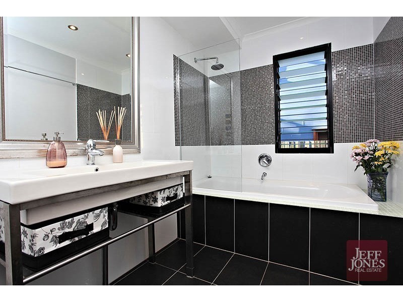 31 Baron Street, Greenslopes QLD 4120