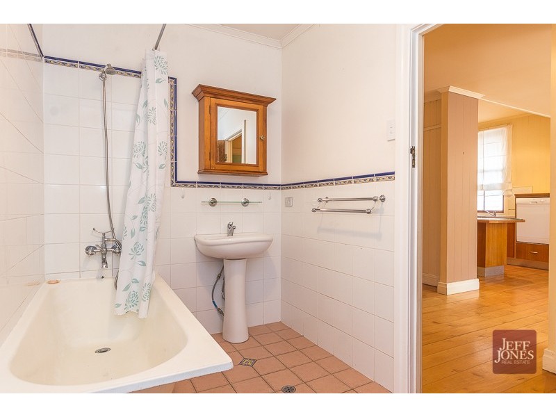 39 Gordon Street, Greenslopes QLD 4120