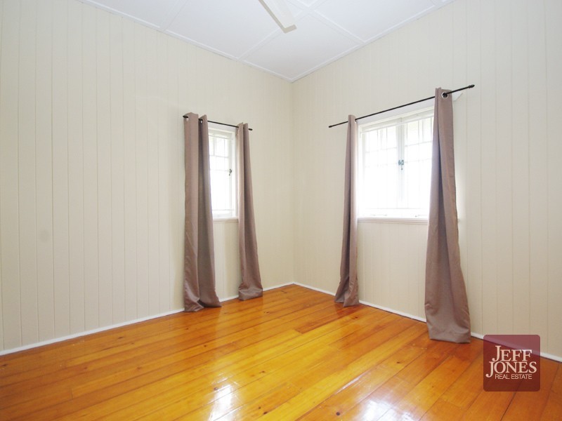 25 Thomas Street, Greenslopes QLD 4120