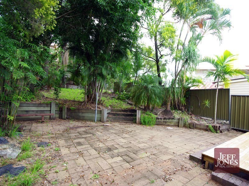 72 Pembroke Road, Coorparoo QLD 4151