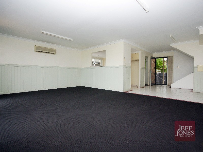 1/72 Miles Street, Hawthorne QLD 4171