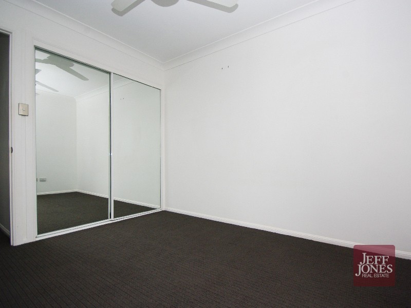 1/72 Miles Street, Hawthorne QLD 4171