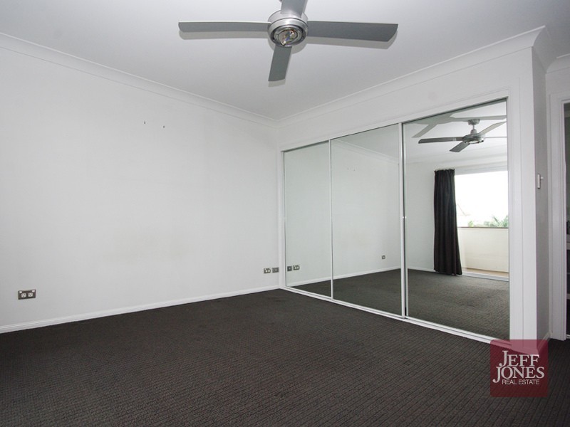 1/72 Miles Street, Hawthorne QLD 4171