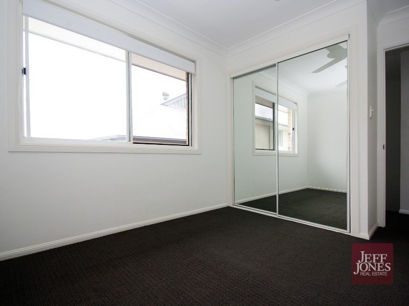 1/72 Miles Street, Hawthorne QLD 4171