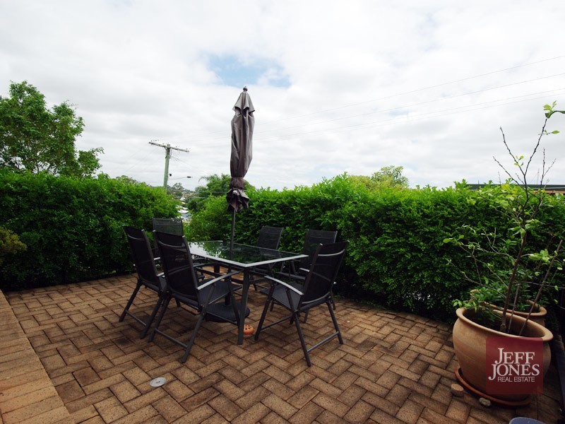 1/72 Miles Street, Hawthorne QLD 4171