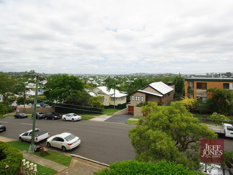 1/72 Miles Street, Hawthorne QLD 4171