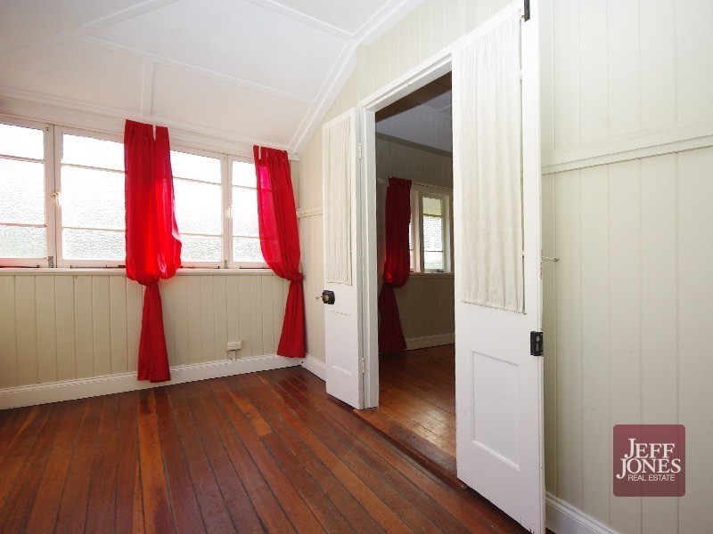 14 Leicester Street, Coorparoo QLD 4151