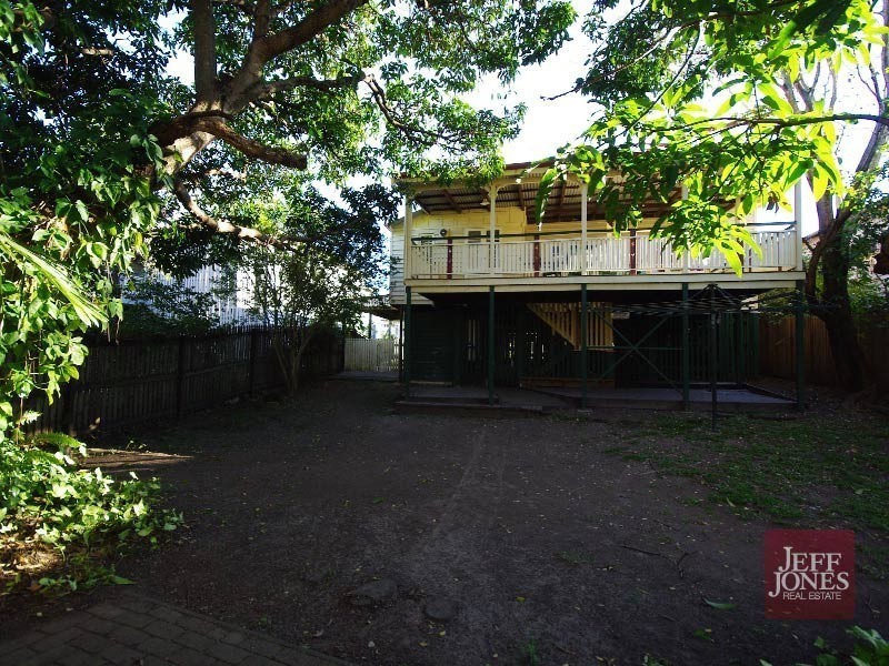 14 Leicester Street, Coorparoo QLD 4151