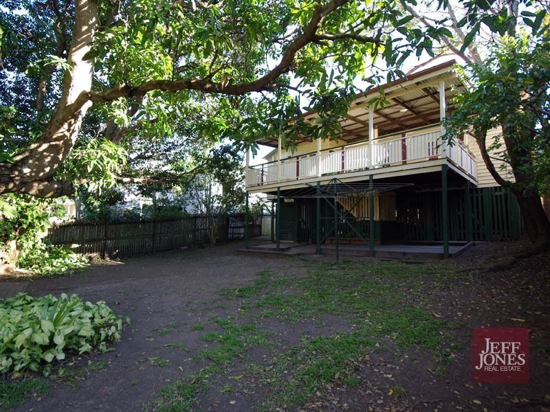 14 Leicester Street, Coorparoo QLD 4151