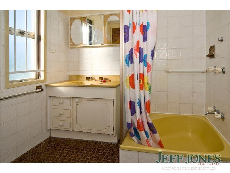 96 Peach Street, Greenslopes QLD 4120