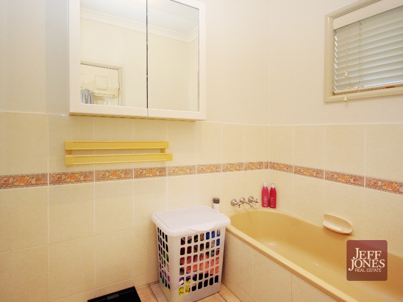 72 Stanley Road, Camp Hill QLD 4152