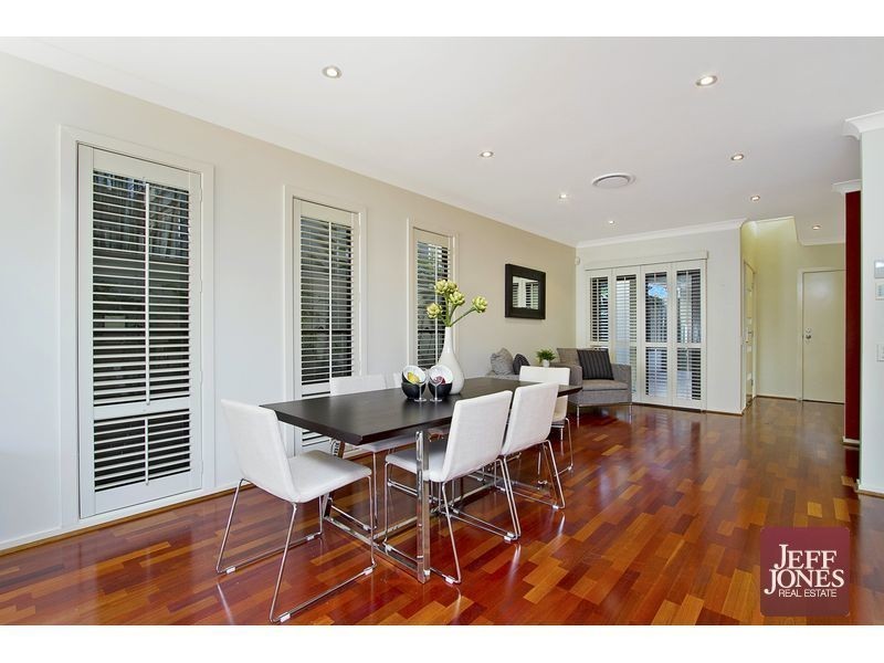 10 Waverley Road, Camp Hill QLD 4152