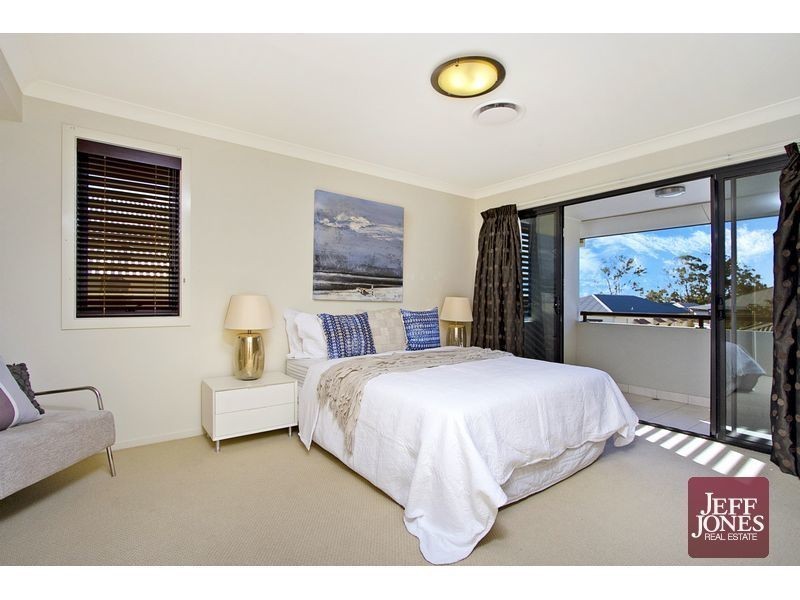 10 Waverley Road, Camp Hill QLD 4152