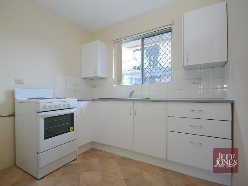 2/186 Juliette Street, Greenslopes QLD 4120