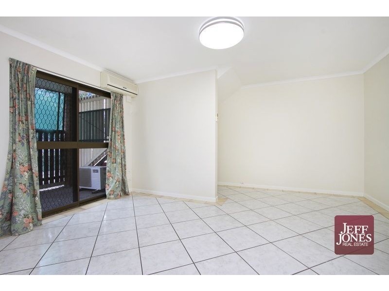2/84 Victoria Terrace, Greenslopes QLD 4120