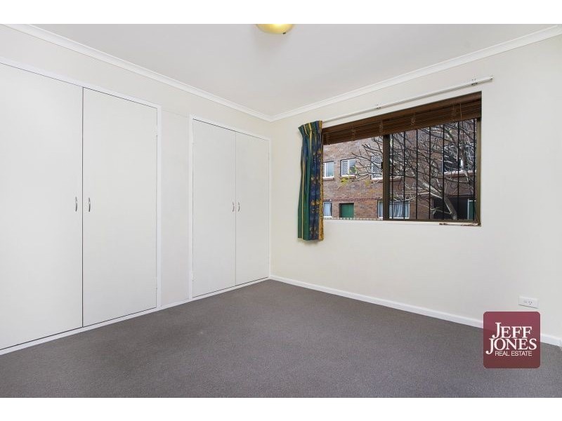 2/84 Victoria Terrace, Greenslopes QLD 4120