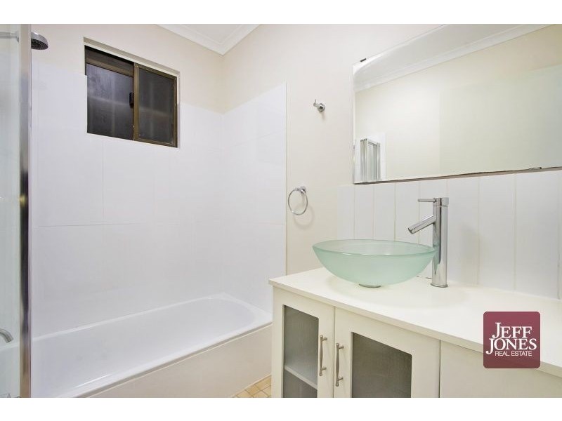 2/84 Victoria Terrace, Greenslopes QLD 4120
