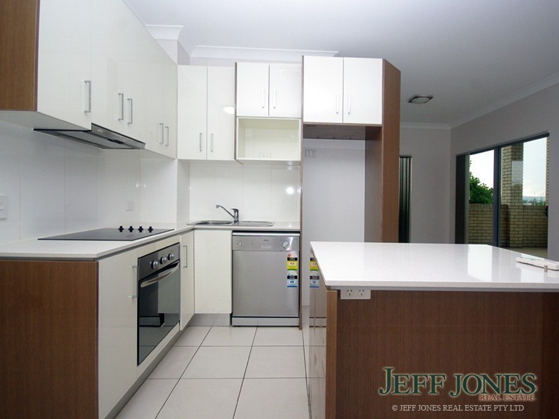 2/189 Cavendish Road, Coorparoo QLD 4151