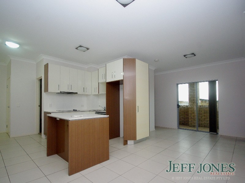 2/189 Cavendish Road, Coorparoo QLD 4151