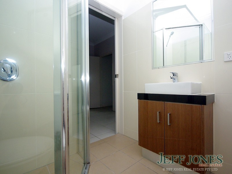 2/189 Cavendish Road, Coorparoo QLD 4151