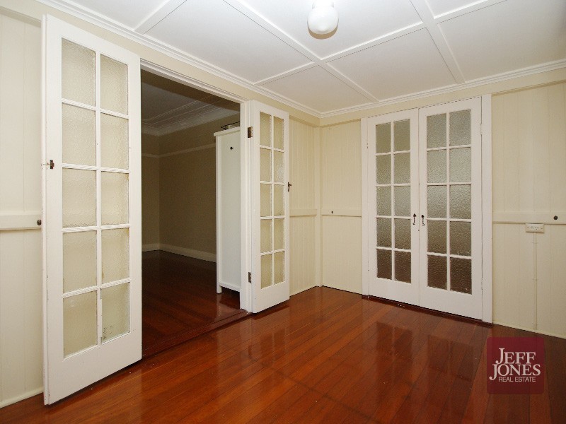 73 Henry Street, Greenslopes QLD 4120