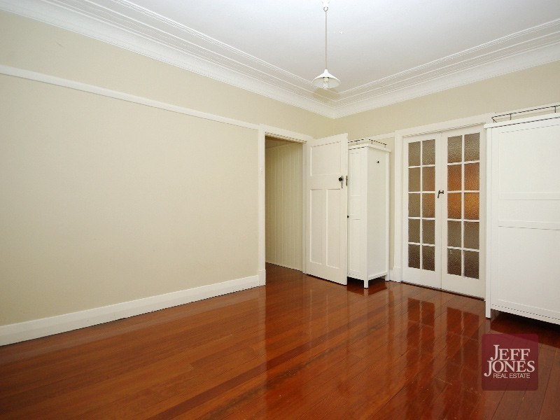 73 Henry Street, Greenslopes QLD 4120