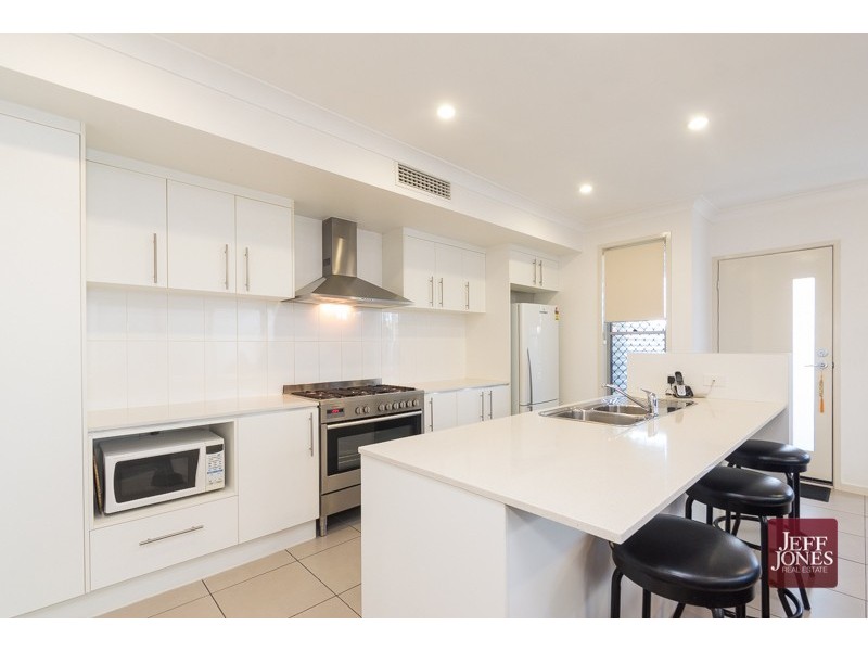 55 Worchester Crescent, Wakerley QLD 4154