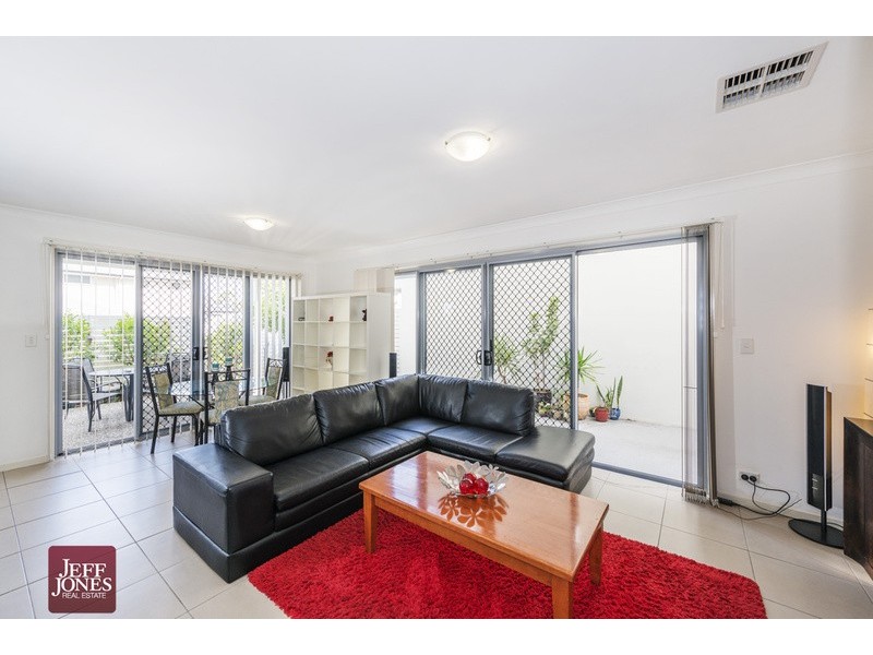 55 Worchester Crescent, Wakerley QLD 4154