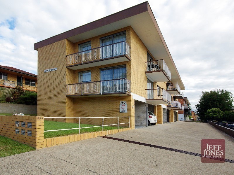 1/197 Cavendish Road, Coorparoo QLD 4151