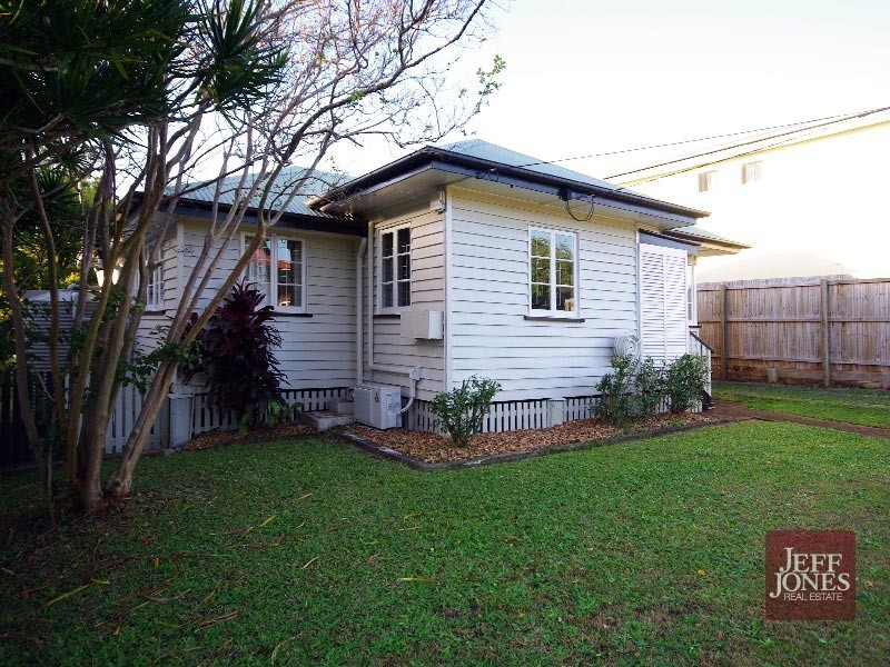 112 Chaucer Street, Moorooka QLD 4105