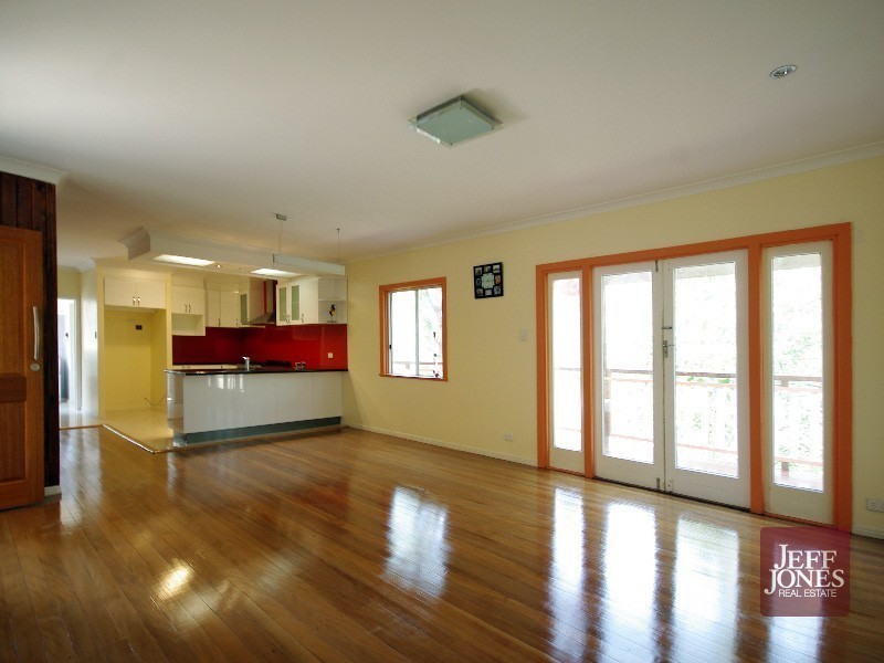 86 Nicholson Street, Greenslopes QLD 4120