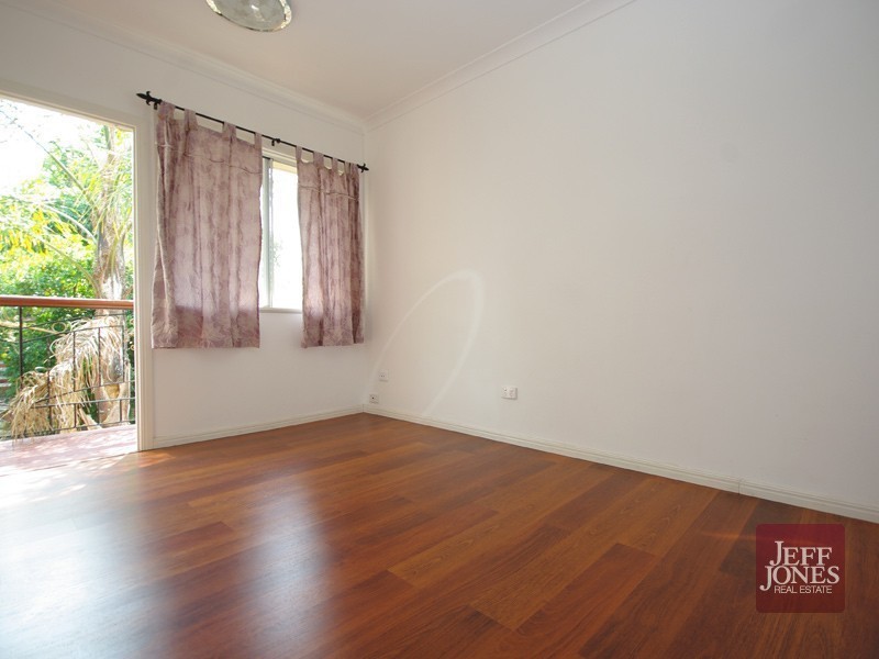 86 Nicholson Street, Greenslopes QLD 4120