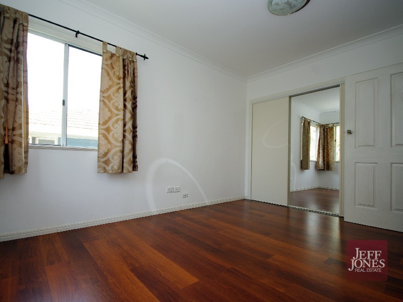 86 Nicholson Street, Greenslopes QLD 4120