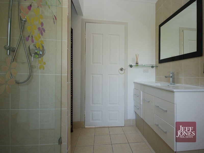86 Nicholson Street, Greenslopes QLD 4120