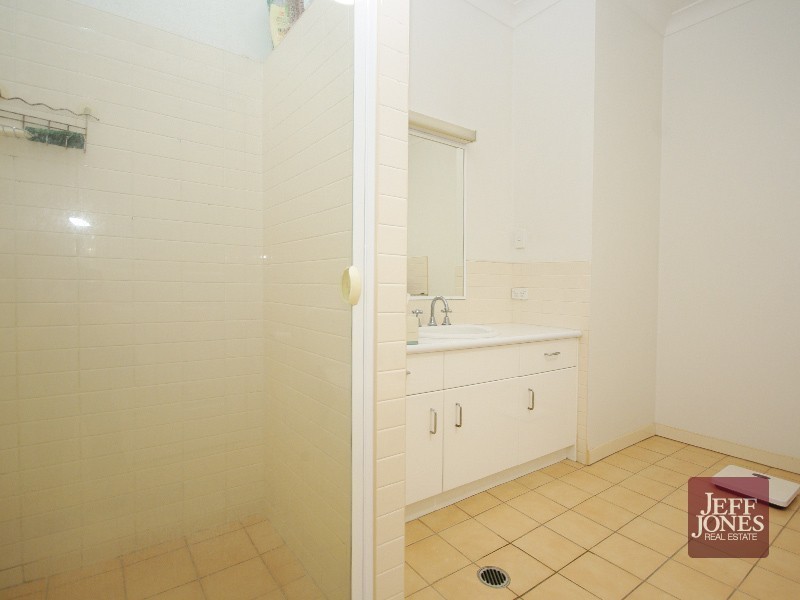3/13 Lilly Street, Greenslopes QLD 4120