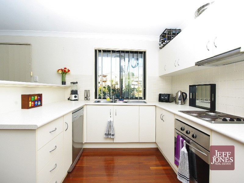 2/146 Pembroke Road, Coorparoo QLD 4151