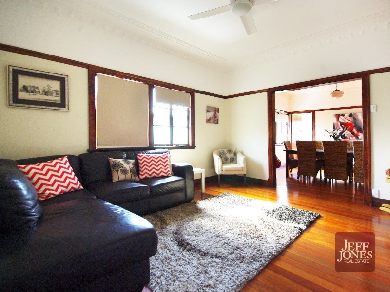 55 Nicholson Street, Greenslopes QLD 4120