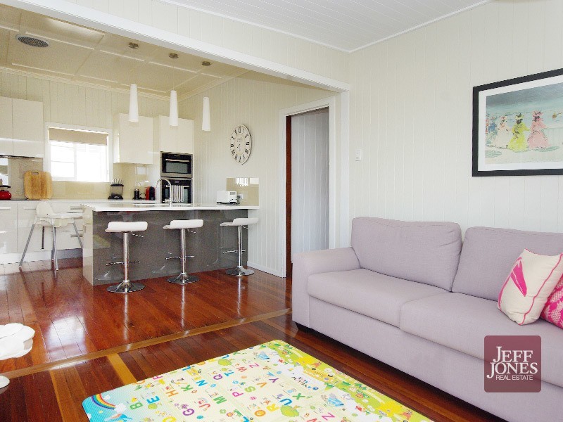 55 Nicholson Street, Greenslopes QLD 4120