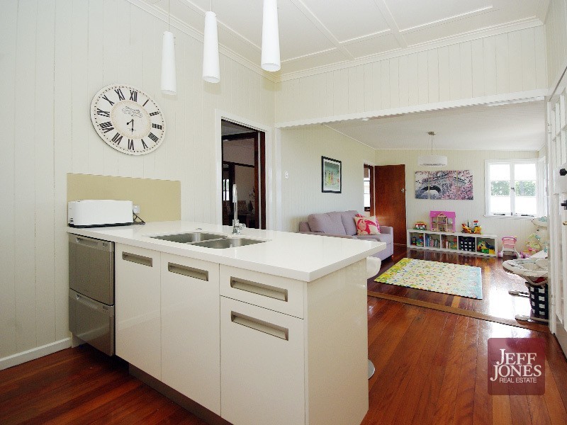 55 Nicholson Street, Greenslopes QLD 4120