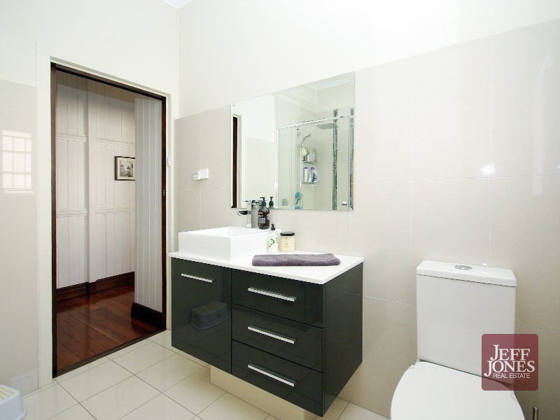 55 Nicholson Street, Greenslopes QLD 4120