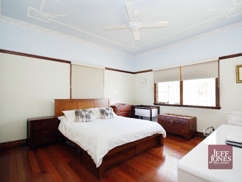 55 Nicholson Street, Greenslopes QLD 4120