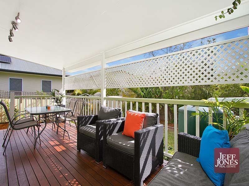 23 Peach Street, Greenslopes QLD 4120