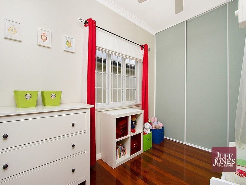 23 Peach Street, Greenslopes QLD 4120